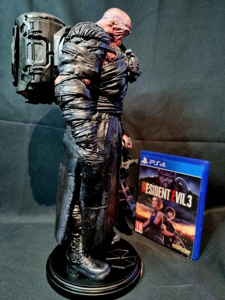 HUGE Resident Evil Nemesis 1/6 Figure Flammenwerfer Variant W