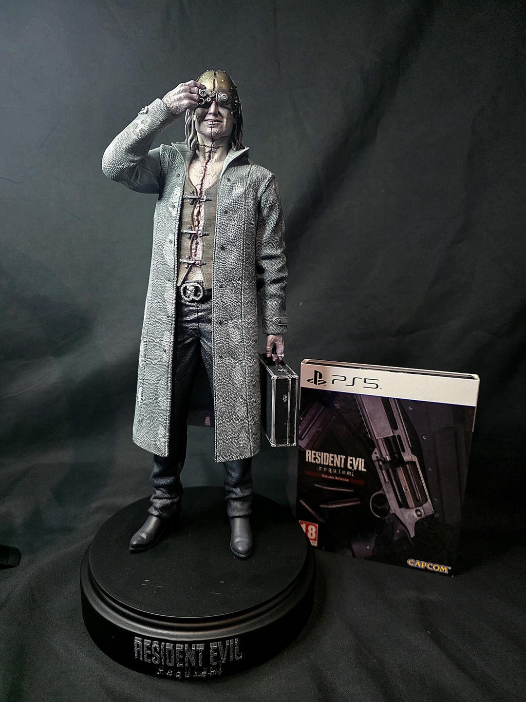 最終値下げ　バイオハザードレクイエム　ヴィクター・ギデオン 1/6 未塗装 il_1080xN.7814894483_4xl3.jpg