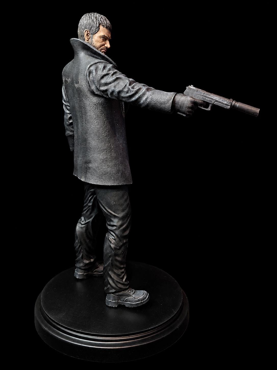 クリス・レッドフィールド 1/6 スタチュー（バイオハザード ヴィレッジ