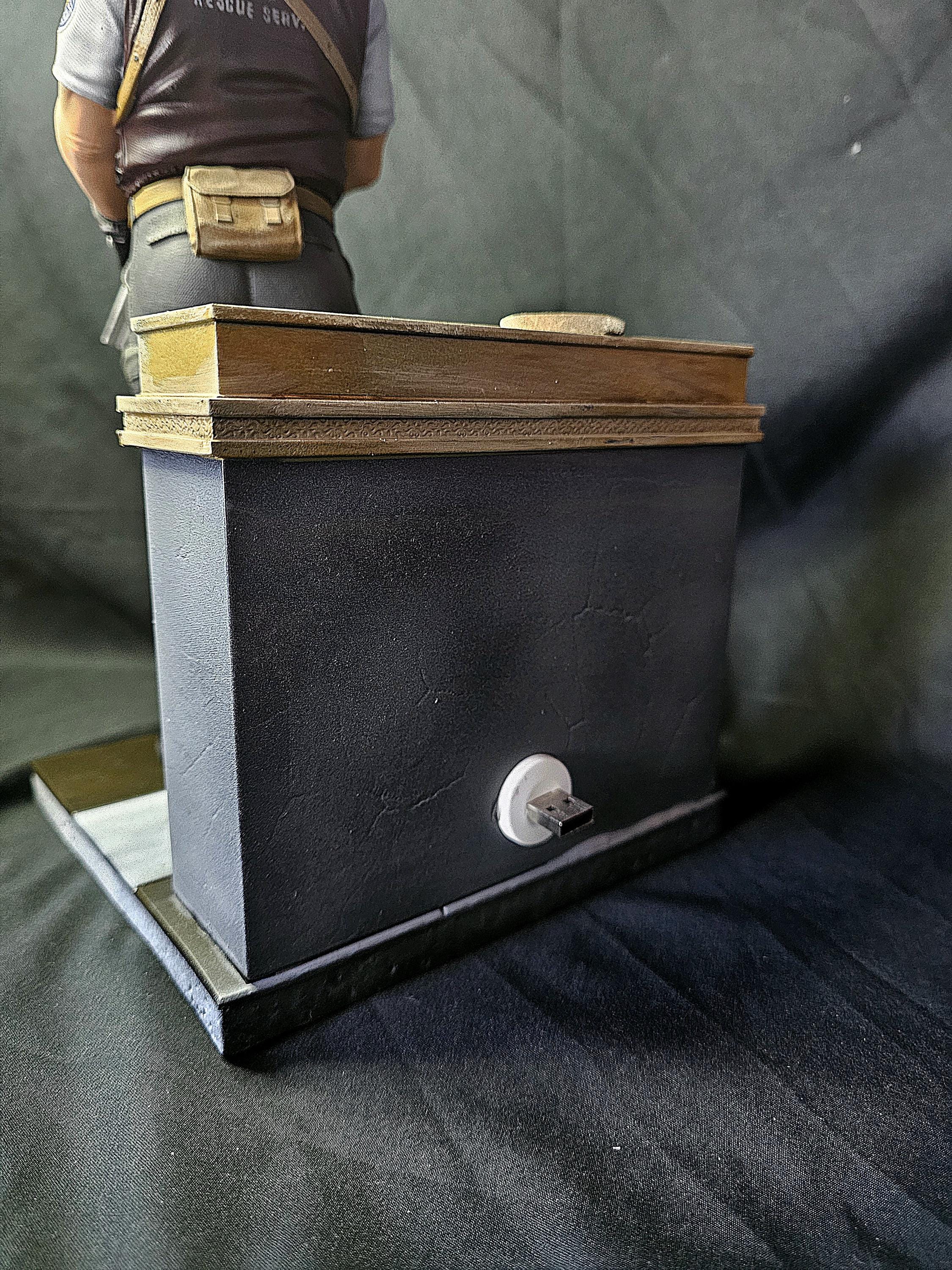 1/6 バイオハザード バリー・バートン プレミアム スタチュー & ジオラマ (LED 点灯) - Etsy 日本