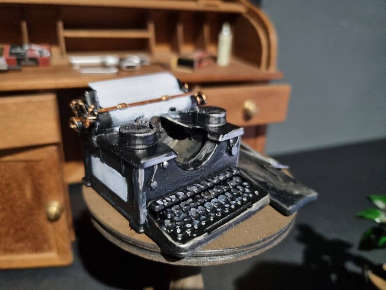 Resident Evil 1/6 Typewriter Table & Keys Etsy