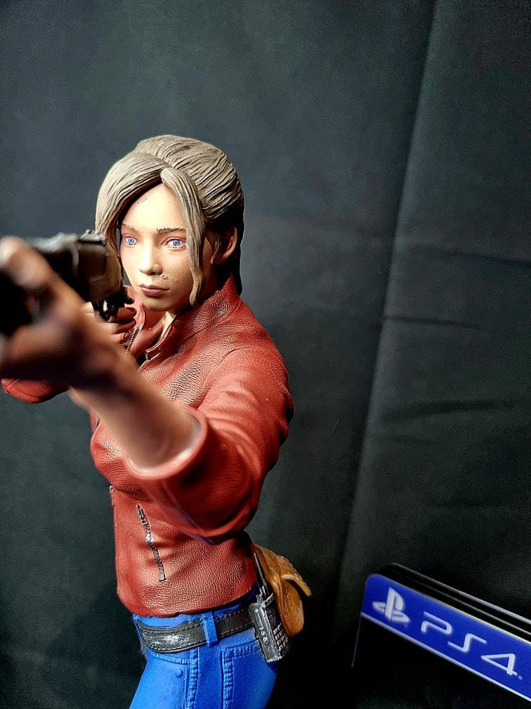 Claire Redfield Resident Evil 2 1/6 Figure W/ Base 