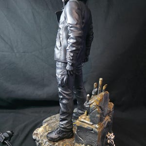 Resident Evil Requiem Leon Kennedy 1/6 Scale Premium Statue (Jacket) image 17