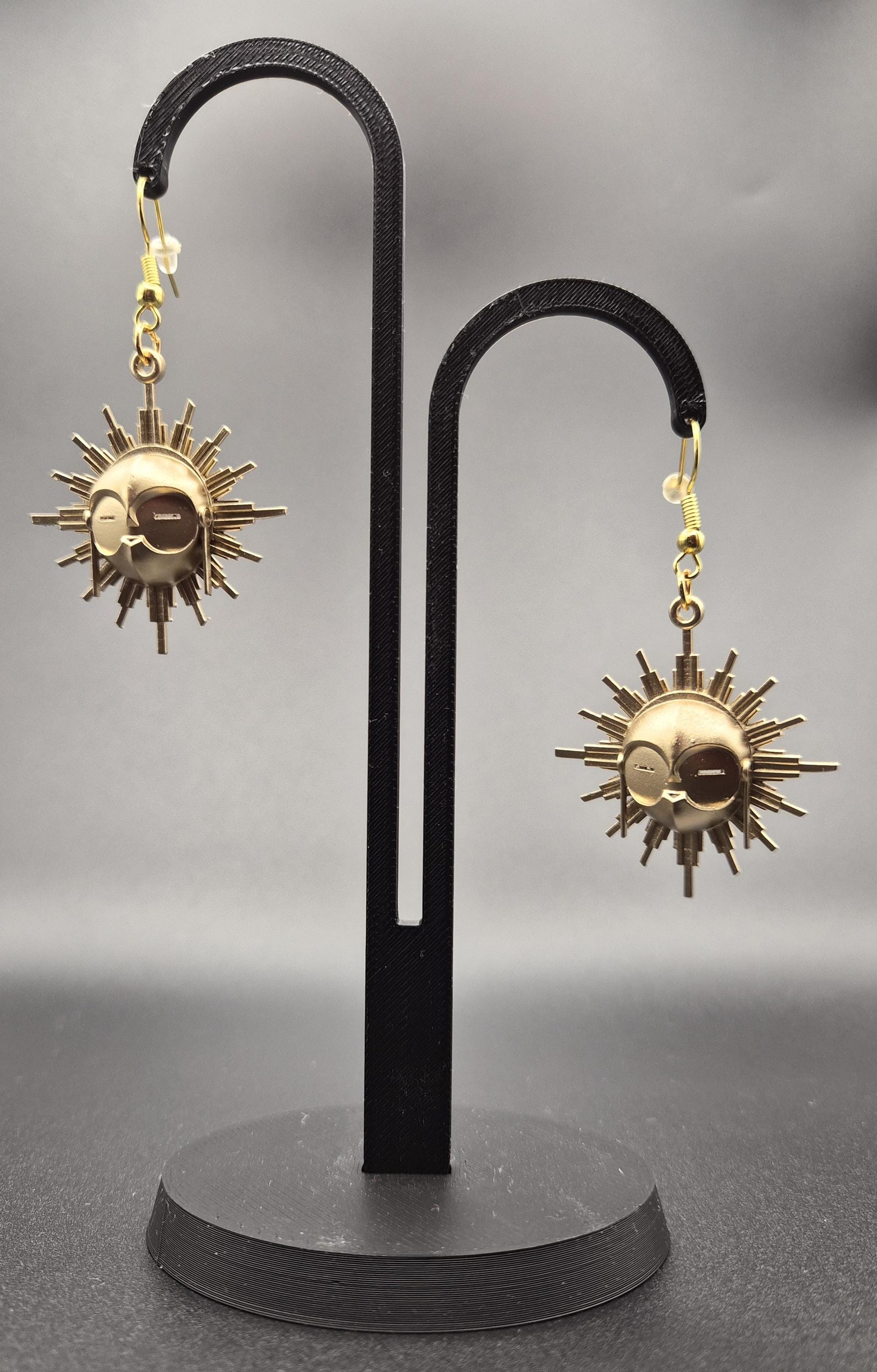 Gold Esquie Earrings | Chiaroscuro Expedition 33 | Gamer Jewelry