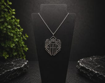 Silver Moon Necklace – Fantasy Gaming Pendant – Chiaroscuro Expedition 33 Jewelry – Gamer Gift – Cosplay Accessory