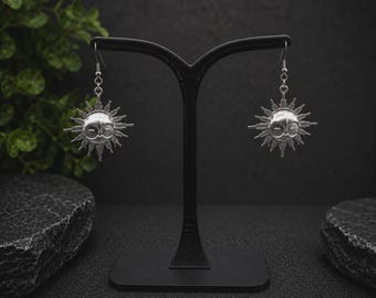 Esquie Silver Earrings – Fantasy Gaming Jewelry – 925 Sterling Silver Hooks – Light and Dark Gift Expedition 33