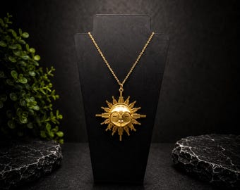 Gold Esquie Necklace – Fantasy Gaming Pendant – Chiaroscuro Expedition 33 Jewelry – Gamer Gift – Cosplay Accessory