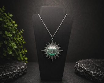 Silver Esquie Necklace – Fantasy Gaming Pendant – Chiaroscuro Expedition 33 Jewelry – Gamer Gift – Cosplay Accessory
