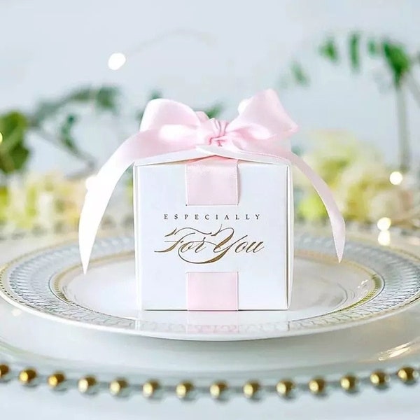 Wedding Favors Souvenir Gift Box with Ribbon