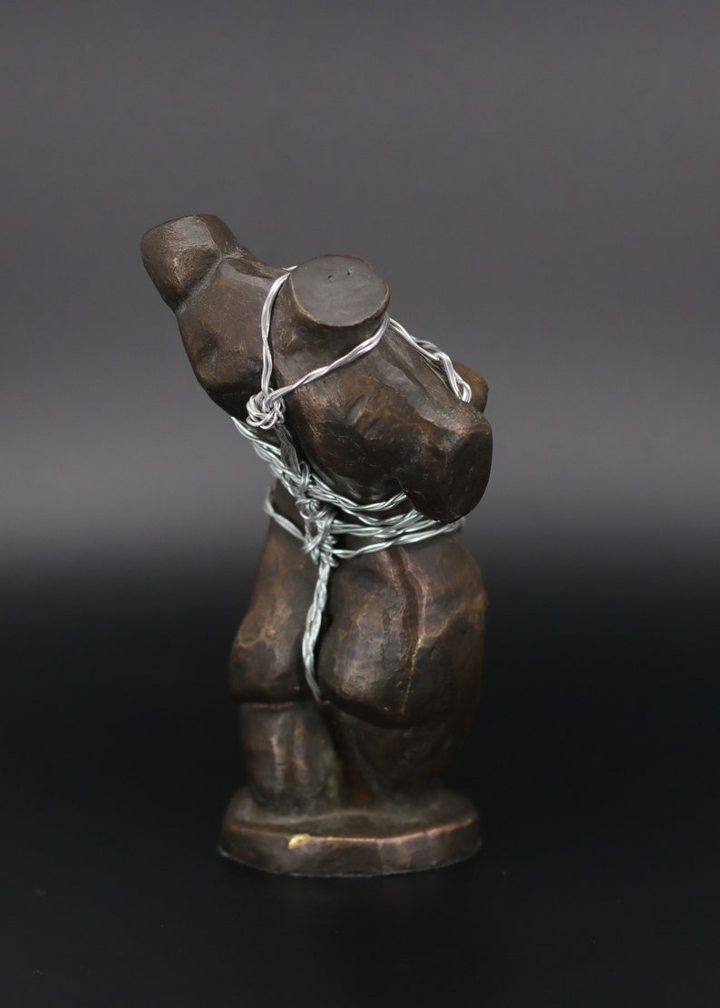 FINE ARTS - Sculpture - Bondage Girl Lucy Hanging - Erotique - Femme - Fille - Décoratif