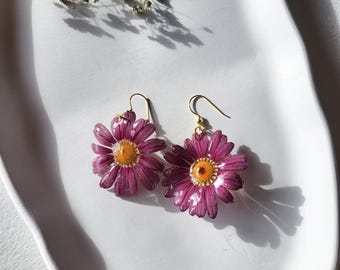 Ohrringe ECHTE 3D-getrocknete Blume, Gerbera, in Resin, Boho, handgemacht, Frühling