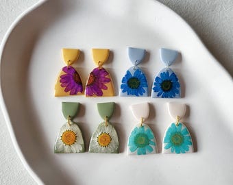 Bunte Ohrringe mit getrockneten gepressten Blumen, Boho, handgemacht, Sommer
