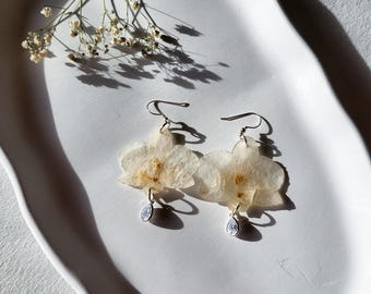 Ohrringe ECHTE gepresste & getrocknete Blume, Orchidee, weiss, in Resin, Boho, handgemacht, Frühling