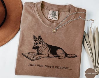 German Shepherd Reading Shirt, Bookish Dog Mom TShirt, Reader Dog Person Gift, Bookworm, Book Lover Gifts for German Shepherd Owners