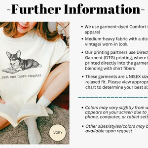 Op de afbeelding: Ivoor kleurig T-shirt met een zwart-wit illustratie van een corgi hond die een boek leest, met de tekst "just one more chapter...". Onderdeel van de Comfort Colors kledinglijn.