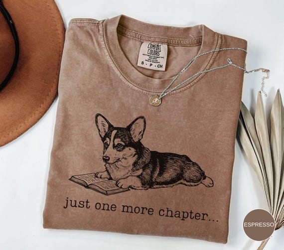 Tri Color Corgi Reading Shirt, Bookish Corgi Mom TShirt, Reader Dog Person Gift, Dog Lover Bookworm Gift, Corgi Gifts, Book Lover Shirt