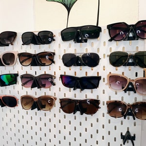 Sunglasses holder for IKEA Skadis