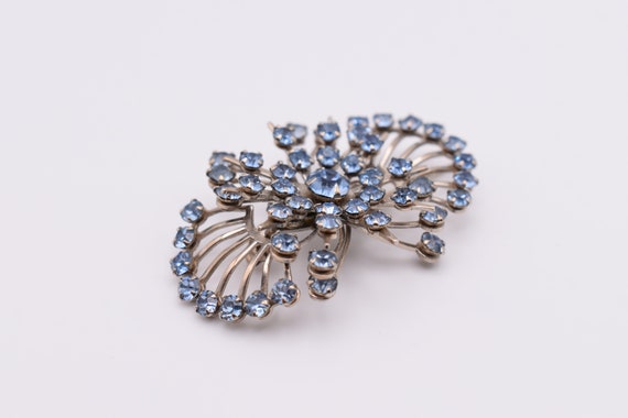 Vintage Blue Rhinestone Spray/Fan Brooch 1960s - image 4