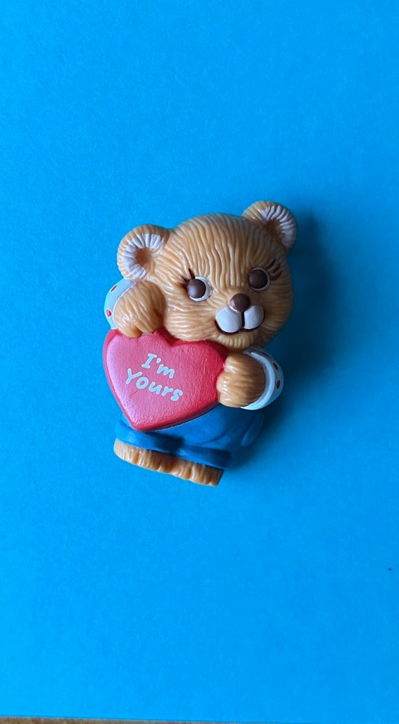 Hallmark Cards Valentine’s Day Bear Pin