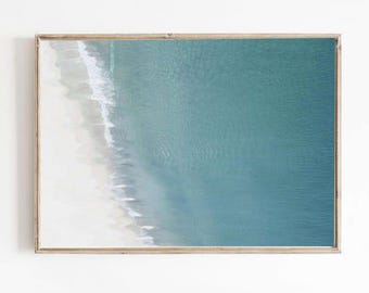 Impresión de Playa Tranquila: Arte mural costero tropical (Descarga digital)