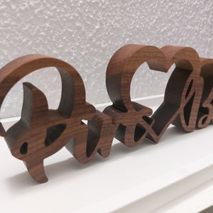 Parede autônoma de madeira personalizada pendurar palavras nomes sinais amor coração presente casamento sobrenome decoração conectado paz