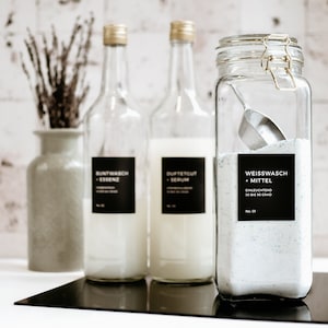 Minimalistische Labels für die Waschküche, Waschpulver, Weichspüler. Wasserfest