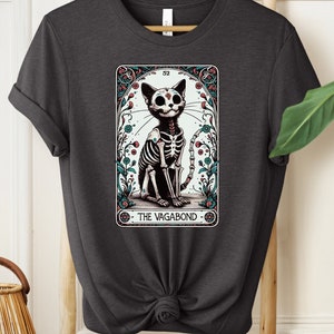 Chemise de carte de tarot vagabond Chemise d'amant de chat Tshirt d'Halloween Chemise de tarot de tête de mort Carte de tarot de squelette Le cadeau de tarot d'amoureux pour la maman de chat