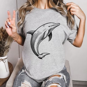 Dolphin Shirt Vintage Graphic Tee   Shirt Ocean Nature Shirt 90s Shirt 2000s Sealife Ocean Shirt Sea Animal Shirt Ocean Lover Gift