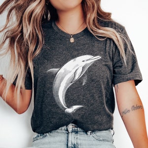 Dolphin Shirt Vintage Graphic Tee Ocean Nature Shirt 90s Shirt 2000s Sealife Ocean Shirt Sea Animal Shirt Ocean Lover Gift Summer Tshirt