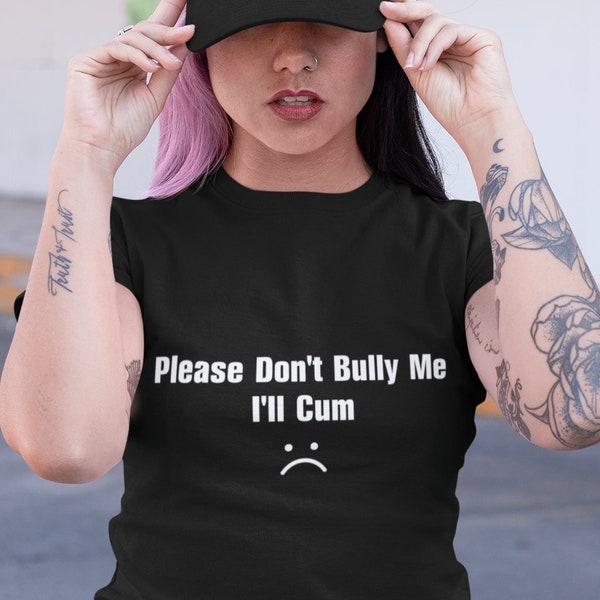 T-shirt Unisex Con Scritta Sarcastica 'Don't Bully Me I'll Cum Funny', 100% Cotone, Vino, Maniche Corte