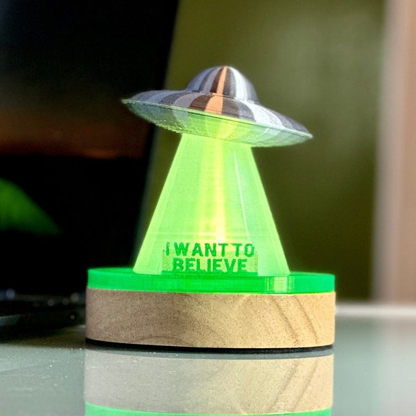 X-Files inspirierte UFO LED Lampe I Want to Believe - Kostenloser Versand! - Die X Files | Fuchs Mulder | Dana Scully | Aliens | Fliegende Untertasse | Licht