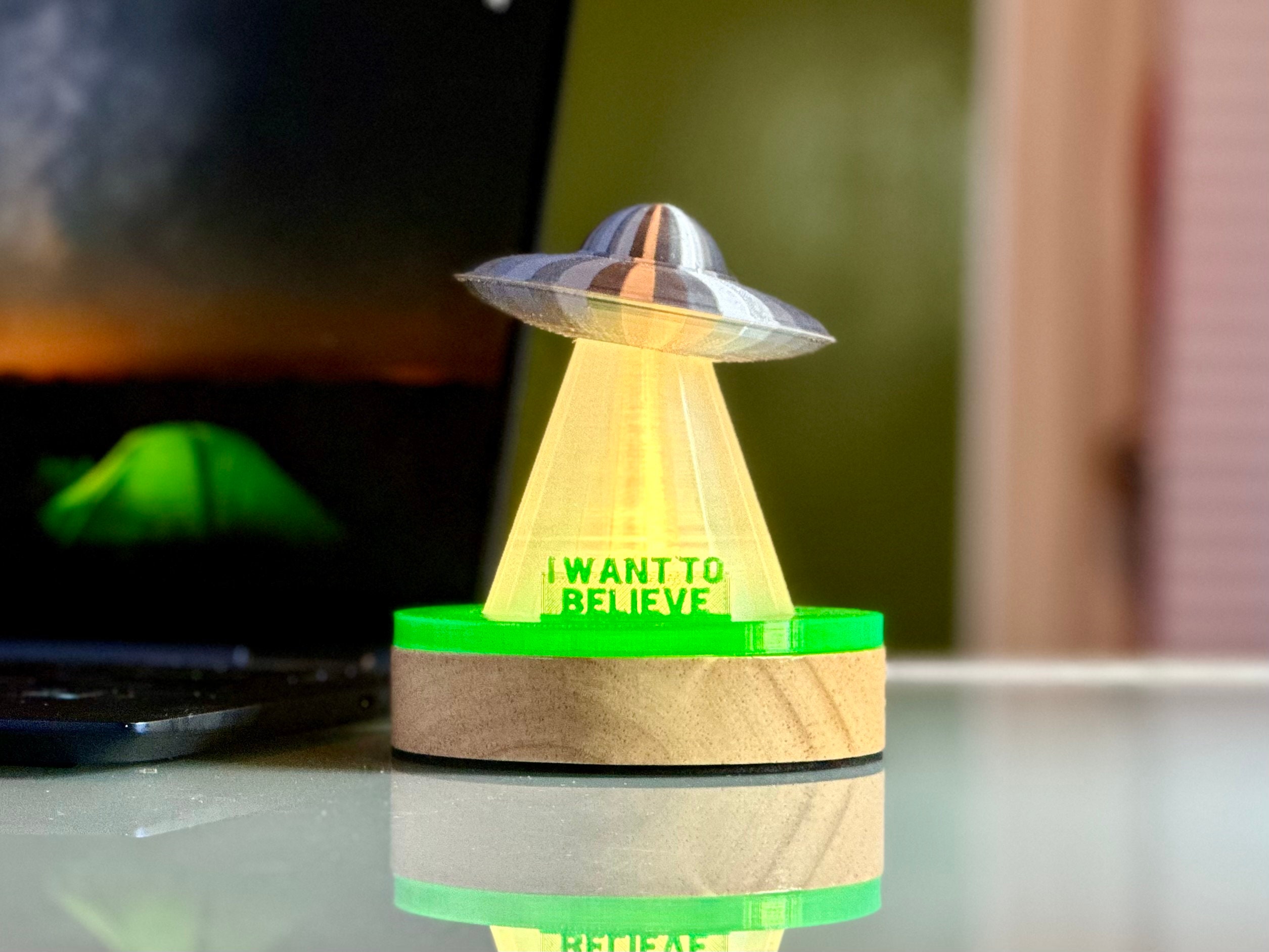X-files Inspired UFO LED Lamp I Want to Believe - Free Shipping