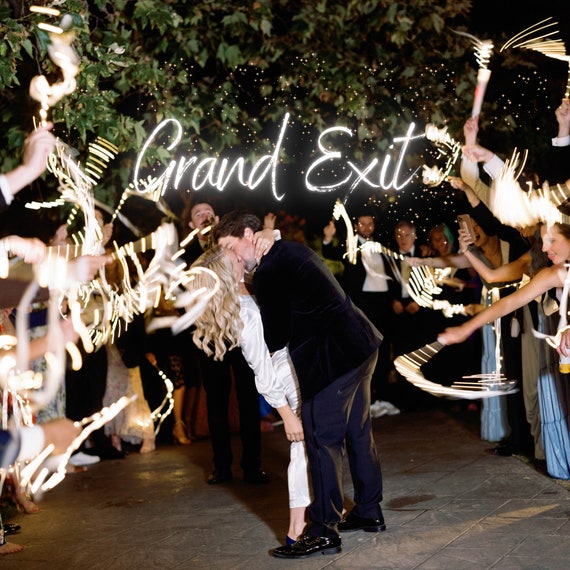 Luces de Bengala Boda  Wedding sparklers, Wedding send off, Wedding exits