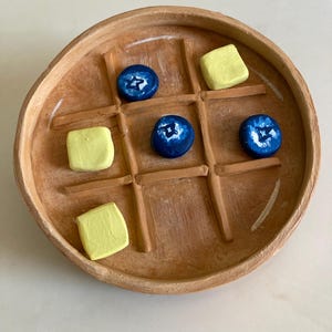 Waffle tic tac toe board, polymer clay, centerpiece, food, board game, coffee table decor, birthday, modern, gifts for her, handcrafted