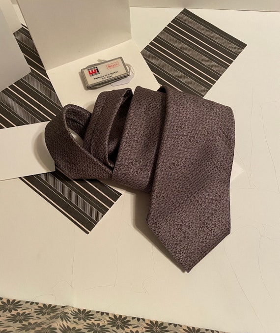 Sears vintage tie clip and tie set