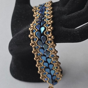 Elegant Blue and Gold Beaded Bracelet| 7.5&quot; with Magnetic Clasp | Love and Deepspace Inspired Bracelet | Rafayel Bracelet