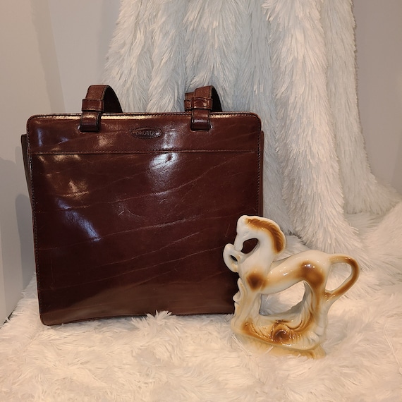 Oroton Handbag, Luxury, Bags & Wallets on Carousell