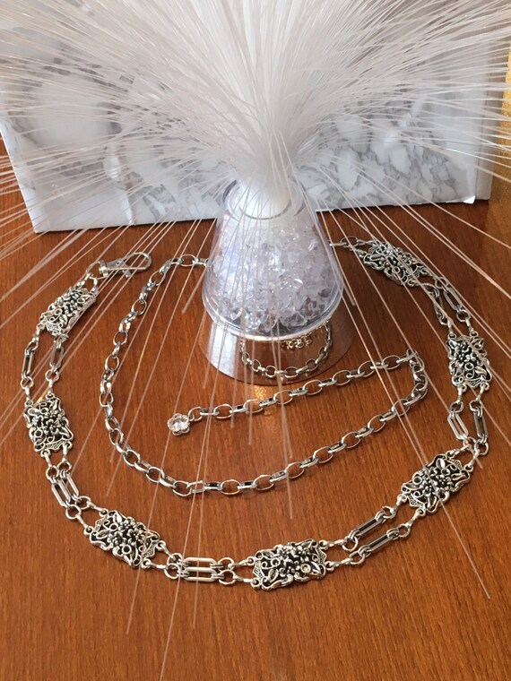 Antique Silver Concho Chain Belt: Embossed Flower Waist  display picture 3