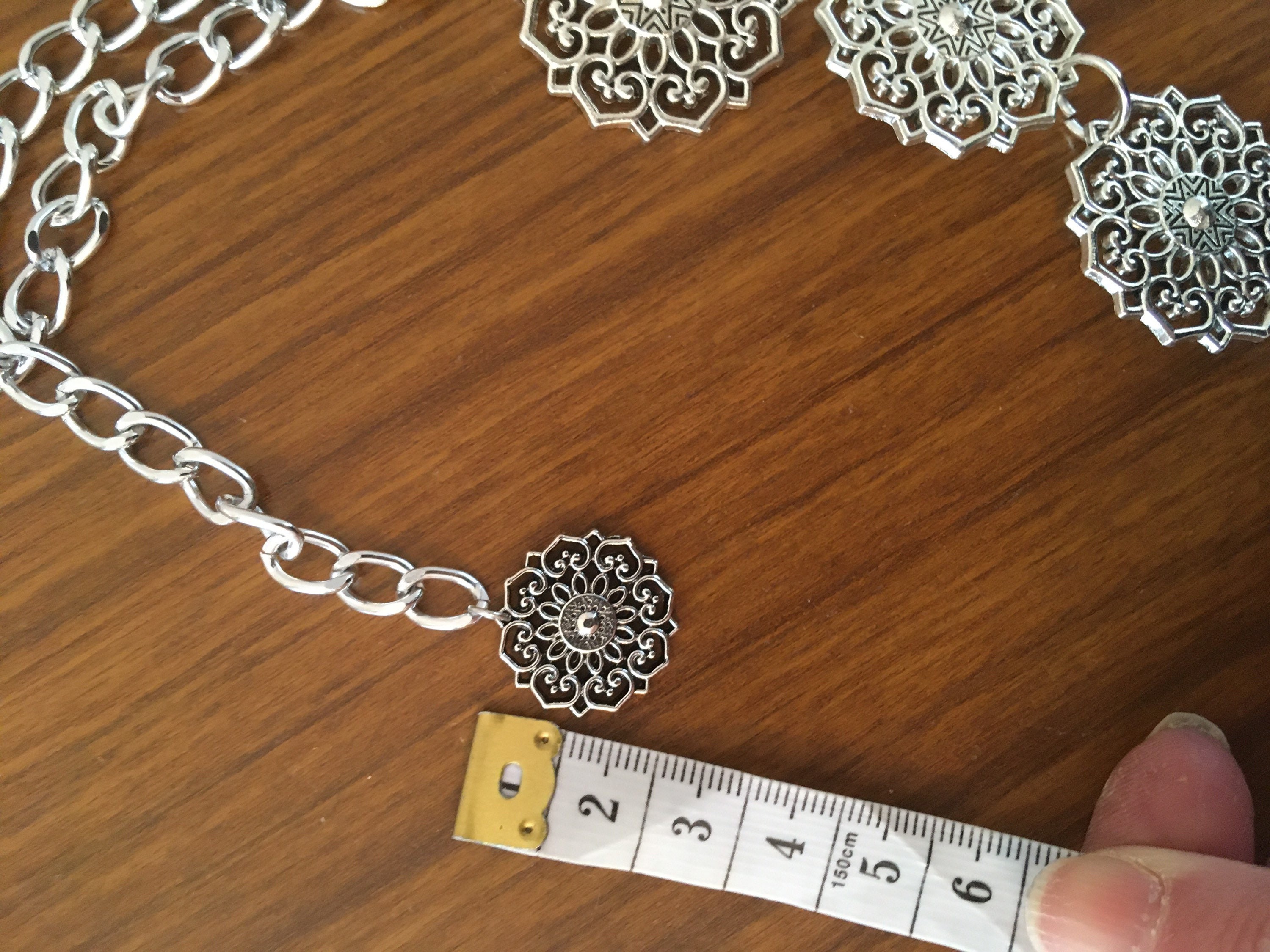 Elegant Silver Chain Belt with Black Flower Accent Antique Silver Flower Wreath Chain Belt: Adjustable Metal  main image 4