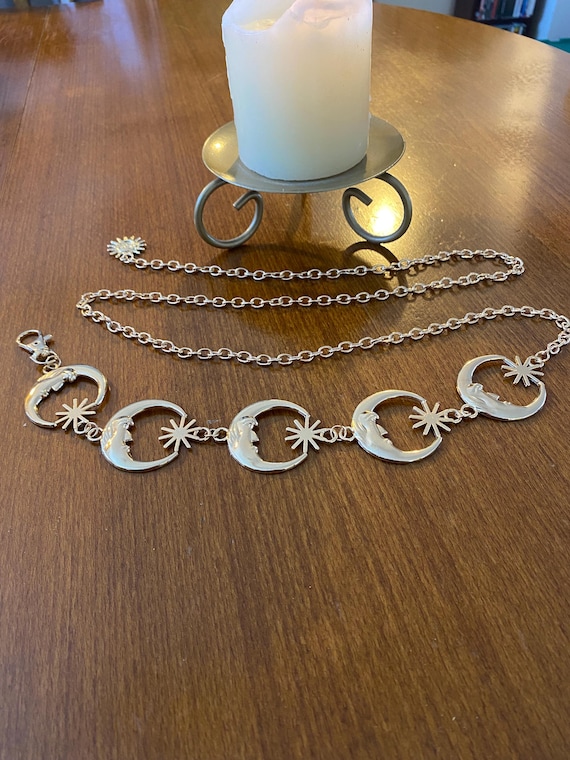 Gothic Moon & Stars Chain Belt: Gold Celestial Fashion Belt  display picture 1
