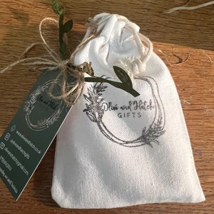 Highly Scented Hand Poured Natural Soy Wax Melts with Dried Botanicals, Fruity Floral Aromas, Vegan Cruelty-Free image 6