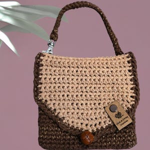 Monedero/billetera pequeño y brillante con bolsillo trasero. Complementa tu bolso favorito con pequeños objetos esenciales. Hecho a mano, uno a la vez. Estilo funcional.