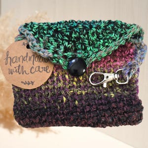 Monedero/monedero con llavero. Monedero con dije de Fiber Arts para quienes aman los accesorios. Versátil, funcional y elegante para el día a día.