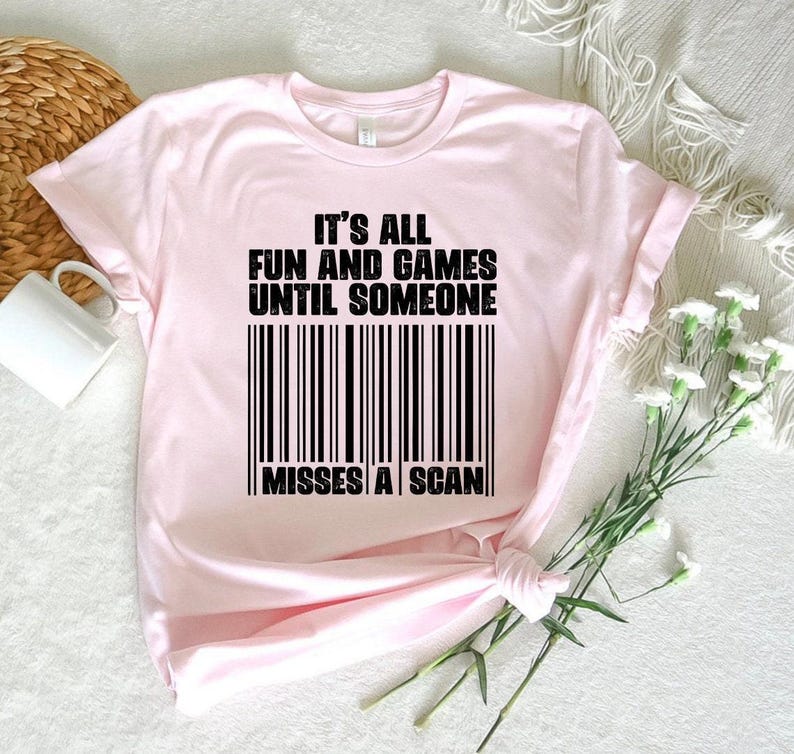 Funny Postal Worker Shirt: Missed Scan Post Office Attire Tee 画像 3