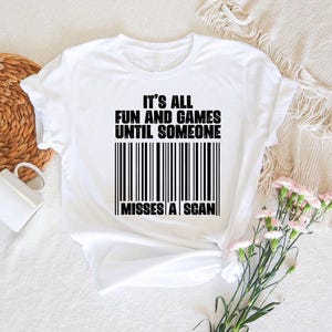 Funny Postal Worker Shirt: Missed Scan Post Office Attire Tee 画像 2