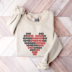 Binary Code Heart Sweatshirt - Computer Geek Love Shirt - Love or Not Tee afbeelding 2