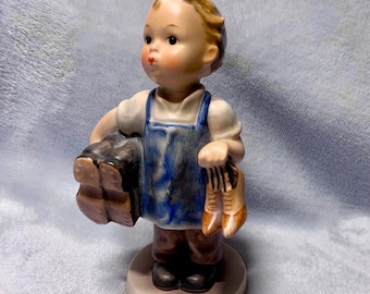 Hummel “Boots” Figurine – Goebel W. Germany TMK-5 #197 2/0, Vintage 1970s Boy in Oversized Shoes, Collectible German Porcelain