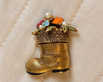 Vintage ART Christmas Boot Brooch – 1960s Gold-Tone Stocking with Enamel Gifts
