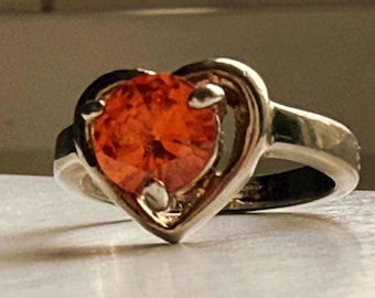 Vintage 1950s Atomic Heart Ring | Fiery Orange Glass Stone, Gold Tone Statement (Size 8)