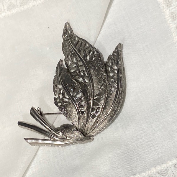 Vintage Leaf Brooch - Timeless Elegance & Intricate Filigree Design, great gift idea!, lapel or collar adornment